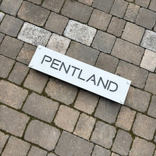 Laden Sie das Bild in den Galerie-Viewer, Contemporary Rectangular Modern Name Sign 40 cm x 10 cm