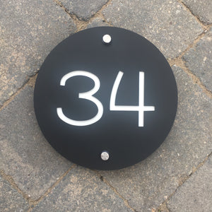 Modern Round House Address Sign 20 cm Diameter - Kreativ Design Ltd 
