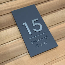 Laden Sie das Bild in den Galerie-Viewer, Modern Long Vertical Rectangle House Address Sign with 3D Digits 20 cm x 40 cm - Kreativ Design Ltd 