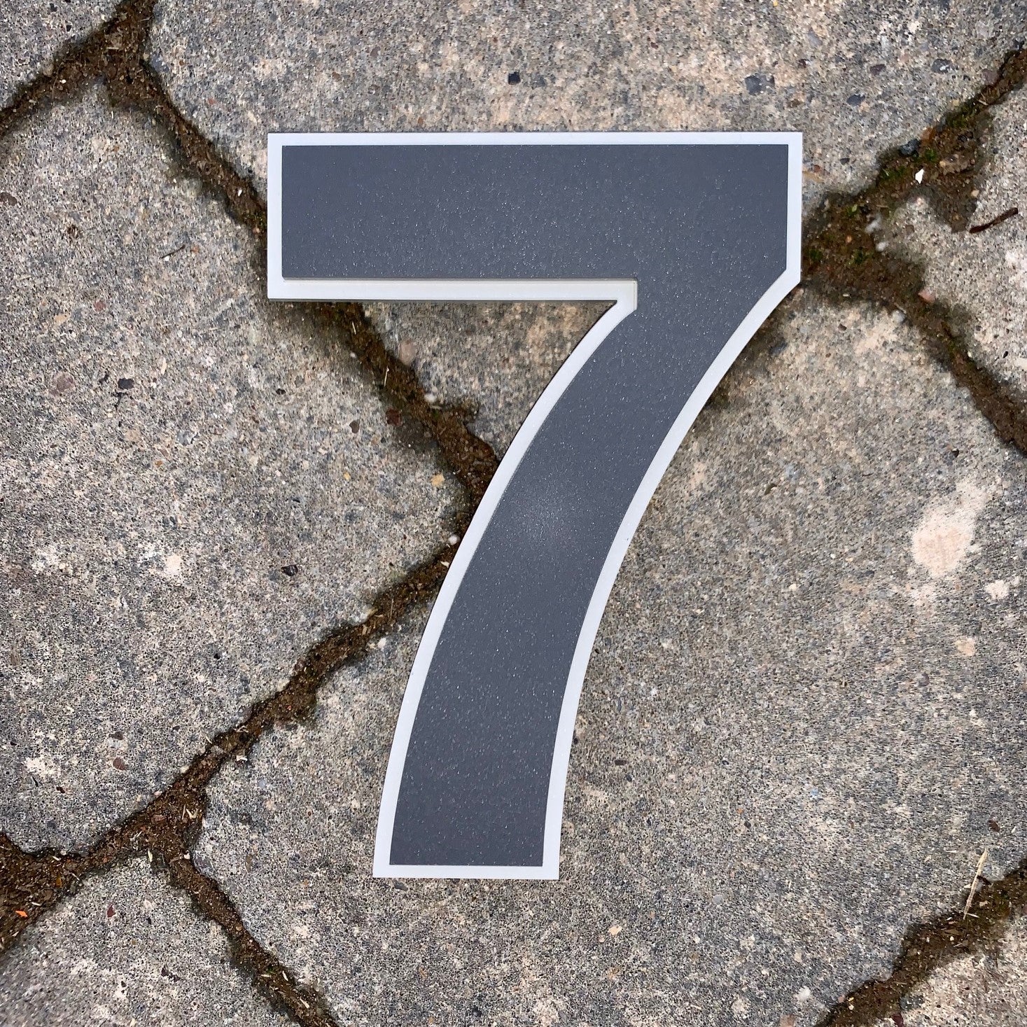 Modern Outlined Large Floating House Number Sign – Kreativ Design Ltd