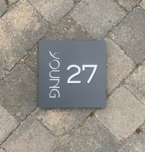 Afbeelding in Gallery-weergave laden, Modern Square House Address Sign with 3D Digits 20 cm x 20 cm - Kreativ Design Ltd 
