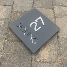 Laden Sie das Bild in den Galerie-Viewer, Modern Square House Address Sign with 3D Digits 20 cm x 20 cm - Kreativ Design Ltd 