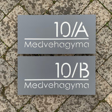 Afbeelding in Gallery-weergave laden, Modern Rectangle House Number and Address Sign 40 cm x 20 cm - Kreativ Design Ltd 