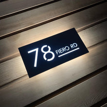 Laden Sie das Bild in den Galerie-Viewer, Illuminated LED Modern House Number Personalised Address Plaque 30 x 15cm - Kreativ Design Ltd 